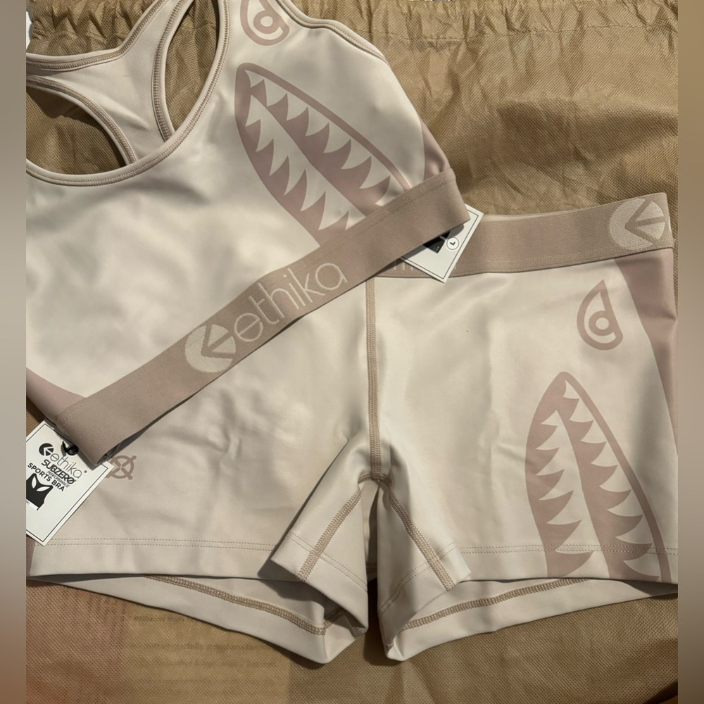 ❤️Ethika BNWT top size M bottom Lg.